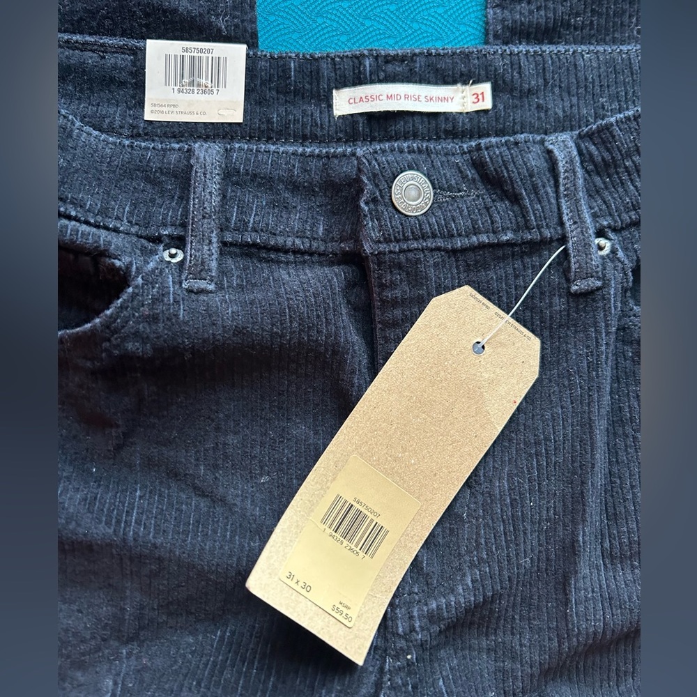 Levi’s Women’s Classic Mid-Rise Skinny Corduroy Jeans - Picture 4 of 5